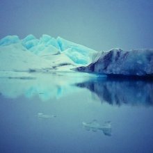 Jökulsárlón / floating icebergs, iceland