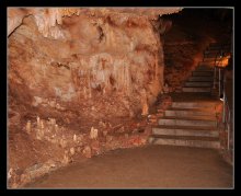 Пещерная лестница / кадр из крымской пещеры &quot;Эмине-Баир-Хосар&quot;