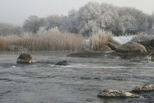 Напоминание о зиме. / Один из зимних дней Южного Буга.