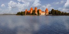 Тракай / Трака́йский за́мок — самый большой из сохранившихся в Литве старинных замков. Находится в древней резиденции литовских князей — в городе Тракай