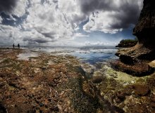 Гулять по воде... / Остров Лембонган, Индонезия.