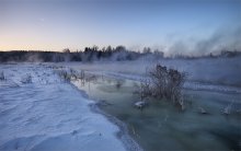 зимний паводок / На улице -20 С  из за ледяного затора ниже по руслу река Москва вышла из берегов.