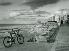 про велосипед на набережной / Тель-Авив