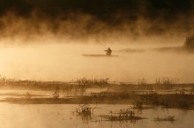 Огненная заводь Gipanisa. / Вид Южного Буга в туманное утро солнечного рассвета.