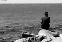 Одинокий рыбак / Одинокий рыбак на берегу моря