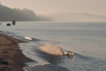 Серебро морской волны. / Когда утренние лучи солнца, начинают ласкать морскую гладь.