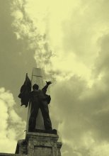Як на старых паштоўках / Памятник революционеру