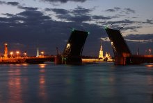 Белые ночи Петербурга. / Дворцовый мост. Питер.
