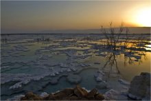 &quot;заснеженный&quot; берег Мертвого моря... / Мертвое море,Израиль