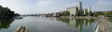 Панорама реки Дон с понтонного моста на Зелёный остров. / Вниз по течению.