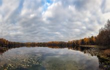 Лесное зеркало в оправе осени... / оз.Варонец