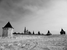 &nbsp; / Спасо-Прилуцкий Дмитриев монастырь, Вологда...
Фото сделано из низкой местности в высоту