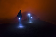 МАРС / Камчатка. Август 2013.
Туристы возвращаются с действующего кратера вулкана Толбачик. Низкая облачность (высота 1500 м.) и свет раскаленной лавы бурлящей в кратере вулкан создают невероятные пейзажи.

ПРИГЛАШАЮ В ФОТОТУР ПО КАМЧАТКЕ 2014 http://ratbud.livejournal.com/17578.html