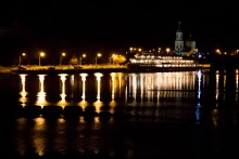 Корабль у Речного вокзала ночью  в конце октября / Тверь 2013