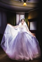 Красавица-невеста / Фото сделано в Донецке, в гостинице &quot;Опера&quot; в январе 2014 года