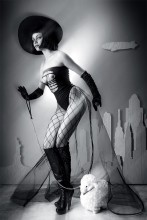 Lady With the Lamb / ***