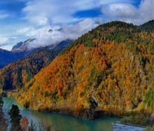 Осень в горах. / Абхазия. Озеро Рица.