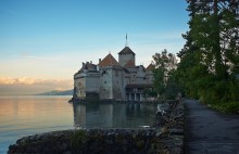 Шильонский замок (Château de Chillon) / Утренний Шильонский замок