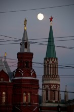 Прогулки по Москве / Кремль под луной