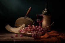 Дыня и виноград / Натюрморт с вином, дыней и виноградом
