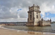 Лиссабон. Башня Белем / Башня была построена в начале XVI века как часть системы защиты устья реки Tejo (Тежу) от пиратов и других непрошеных гостей с моря.