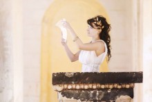 Greek woman / ***