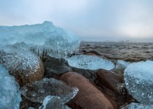 Лёд на камнях. / Карелия. Ладожское озеро. январь, 2015.