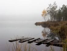 Бездонное озеро / Это и в самом деле озеро без дна , было много попыток измерить глубину озера и все пока неудачно , подробнее на страничке :
[url=http://posmotrim.by/article/mificheskoe_bezdonnoe_ozero_v_belarusi.html] Бездонка утром [/url]