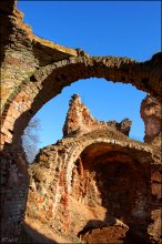Руины воздушных замков / С каждым годом становится все труднее заботиться о красоте фасада
P.s. Замок в Гольшанах