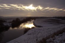 Конец января в долине реки / Снега мало, мороз около двух градусов. Вода в реке достаточно высокая.