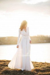 Белое платье весны / модель Соня Смирнова
платье работы Сони Смирновой
причёска и мейк Майя Сазанова