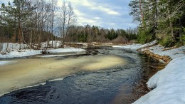 Апрель. Вскрытие рек... / Апрель - время ледохода на реках Вологодчины...