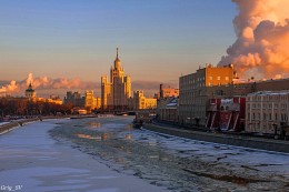 С видом на высотку / Москва, высотка на Котельнической набережной