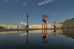 Прогулки по городу... / Лужа..обычная лужа :))