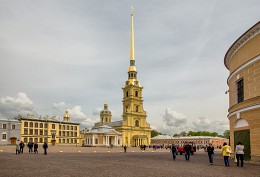 К небу. / Санкт Петербург.Май 2015г.