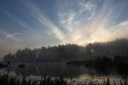 &nbsp; / Туманное утро у реки