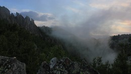 Утренний туман в горах / Таганай . Двухглавая сопка