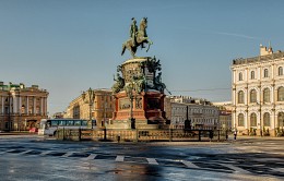 Утренний всадник. / Санкт Петербург.Май 2015г.