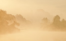 Сезон туманов / Россия. Тульская область. Дубенский район. Якшино. Река Упа.