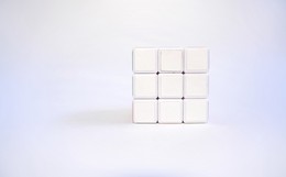 Три цвета: Белый / кубик
