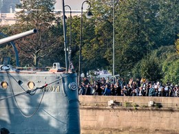3. провожают / Из серии &quot;не так, как поезда&quot;. 21-го сентября 2014г. &quot;Аврору&quot; забрали с привычного места.