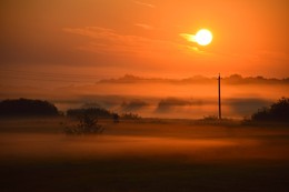 Оранжевое утро / Рассвет на окраине Гомеля, август 2015