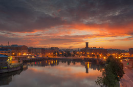 Рассвет на Калинкином мосту / Санкт-Петербург, набережная Фонтанки, раннее утро