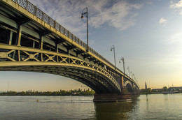 Мост через Майнц.* / Утро,река Майнц,мост,город