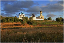 Высоцкий монастырь / городской пейзаж города Серпухова