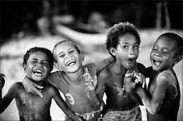 Smiles of Papua / радость игры