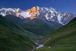Шхара / Шхара - самая высокая гора Главного Кавказского хребта и высочайшая точка Грузии