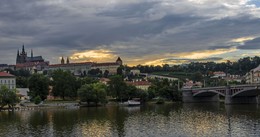 Закат над Пражским Градом / Прага, Влтава