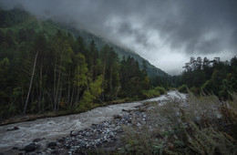 Непогода в горах / Приэльбрусье, Терскол, долина реки Баксан.
http://www.youtube.com/watch?v=bUe38o4BXTE