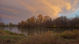 Сумеречный пейзаж / Вид с берега реки Иртыш, после заката солнца.